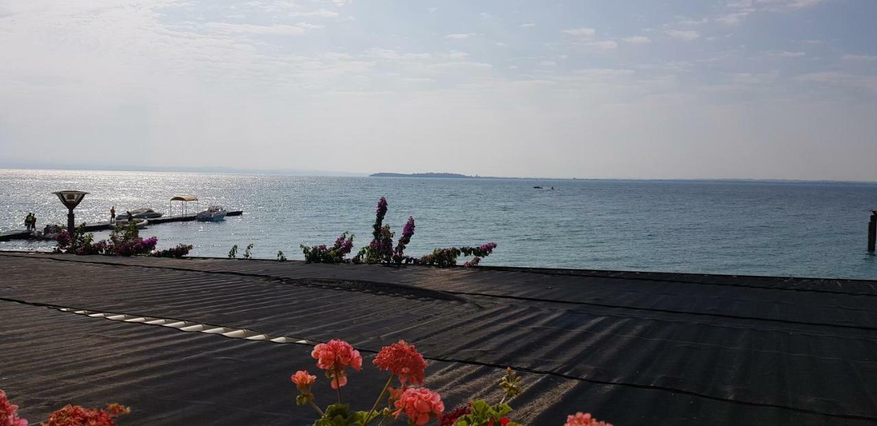 فيلا Graziosa Al Porto Moniga del Garda المظهر الخارجي الصورة